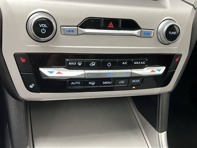 Certified 2024 Ford Explorer XLT w/ Equipment Group 202A AWD/4WD image 30