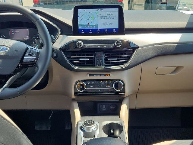 Certified 2022 Ford Escape SE w/ Cold Weather Package AWD/4WD image 17