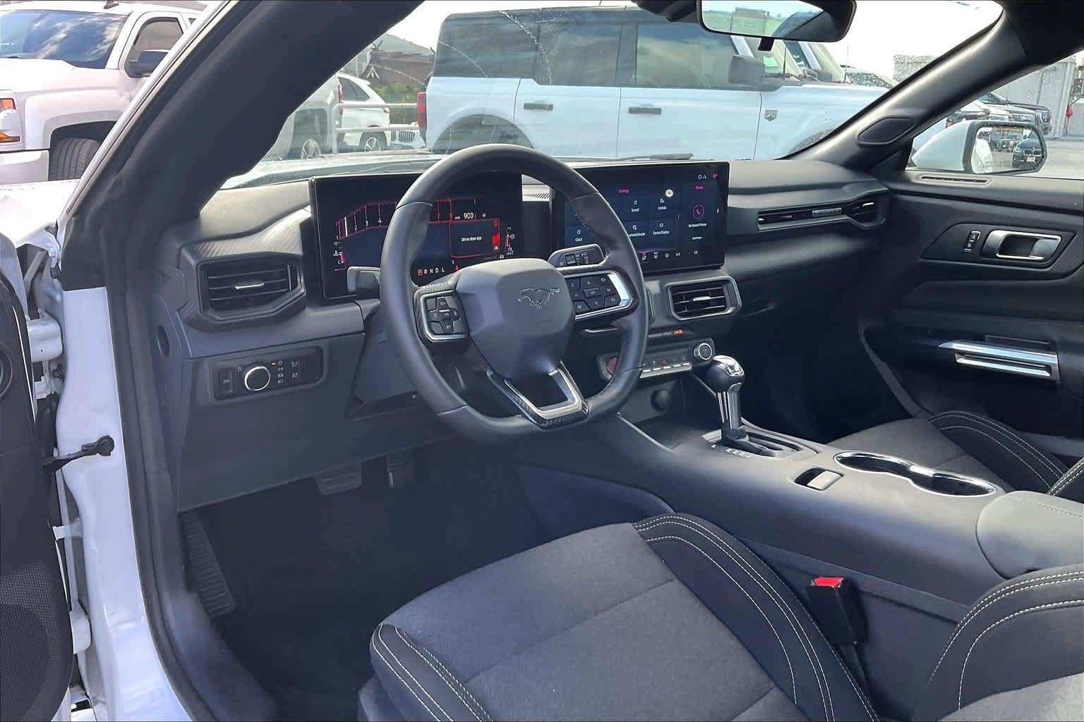 Certified 2025 Ford Mustang Coupe RWD image 2