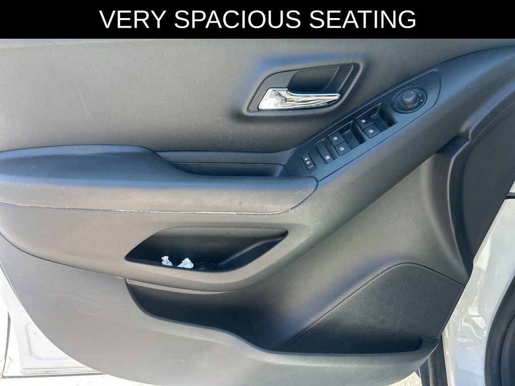 Used 2020 Chevrolet Trax LS image 12