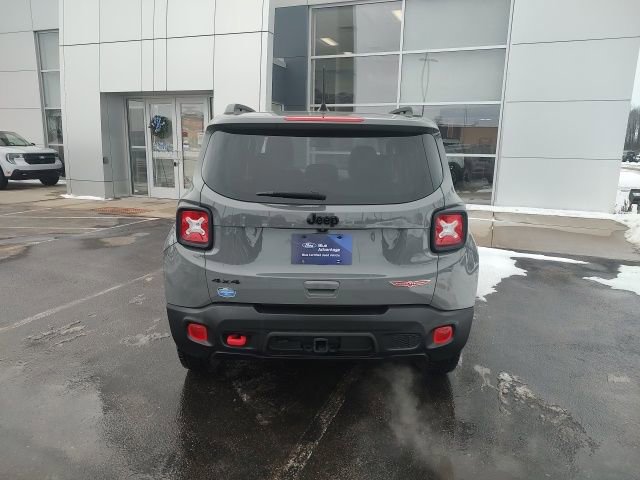 Used 2023 Jeep Renegade Trailhawk w/ Trailhawk Elite Group image 4