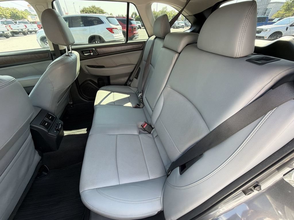 Used 2018 Subaru Outback 2.5i Limited AWD/4WD image 24