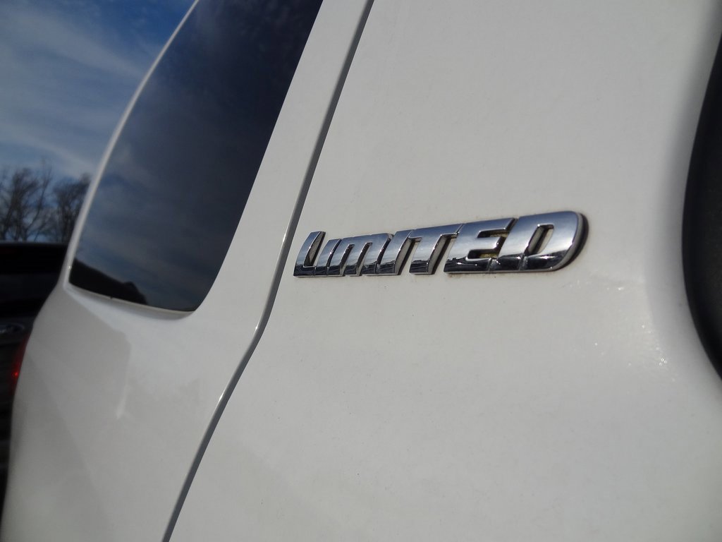 Used 2017 Toyota Sequoia Limited w/ Safety & Convenience Package image 9