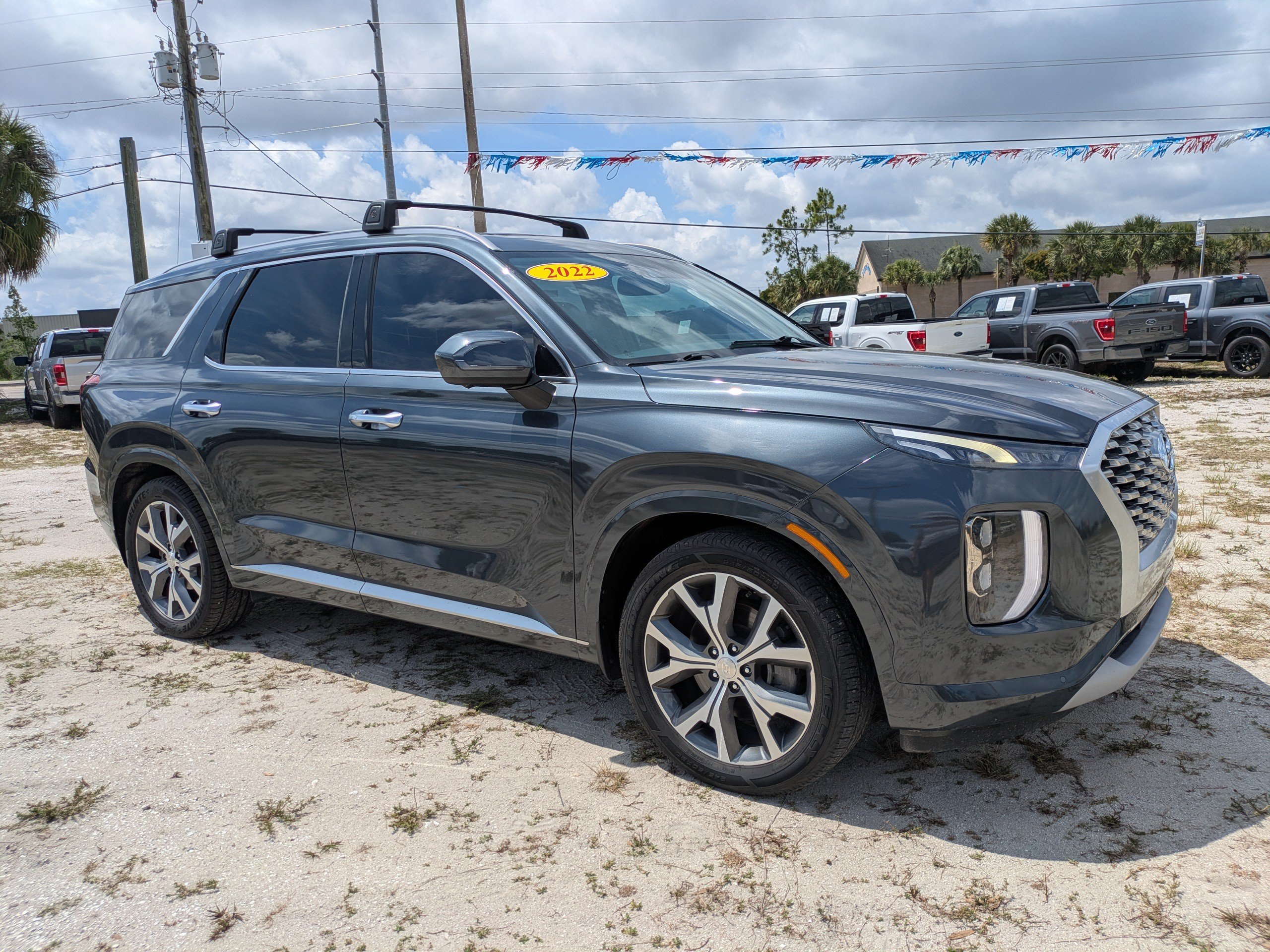 Used 2022 Hyundai Palisade Limited FWD image 2