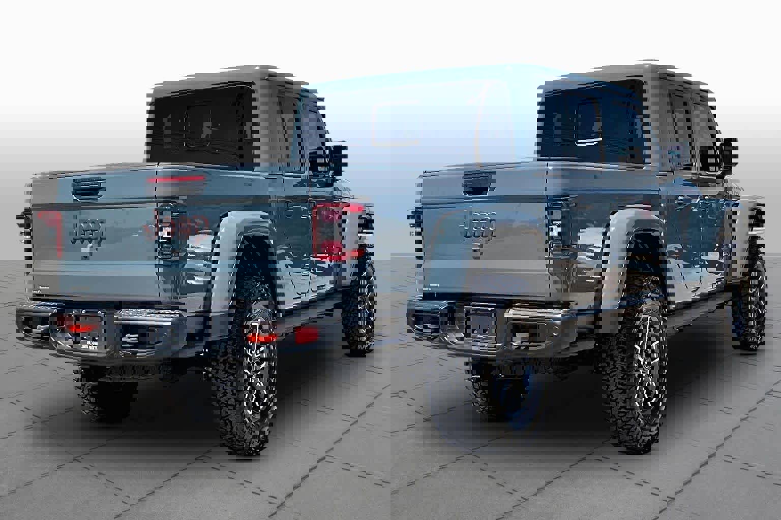 Used 2025 Jeep Gladiator Mojave AWD/4WD image 12