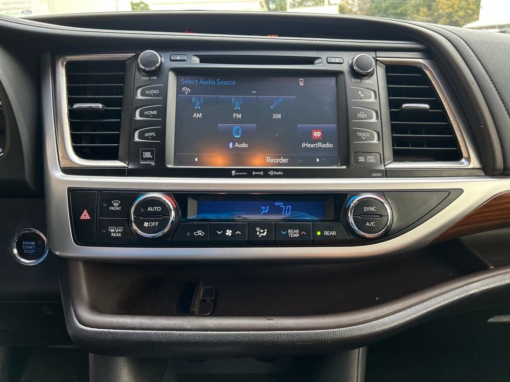 Used 2019 Toyota Highlander FWD V6 image 19