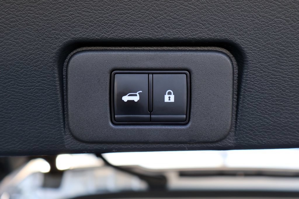 Used 2025 Nissan Rogue SV FWD image 23