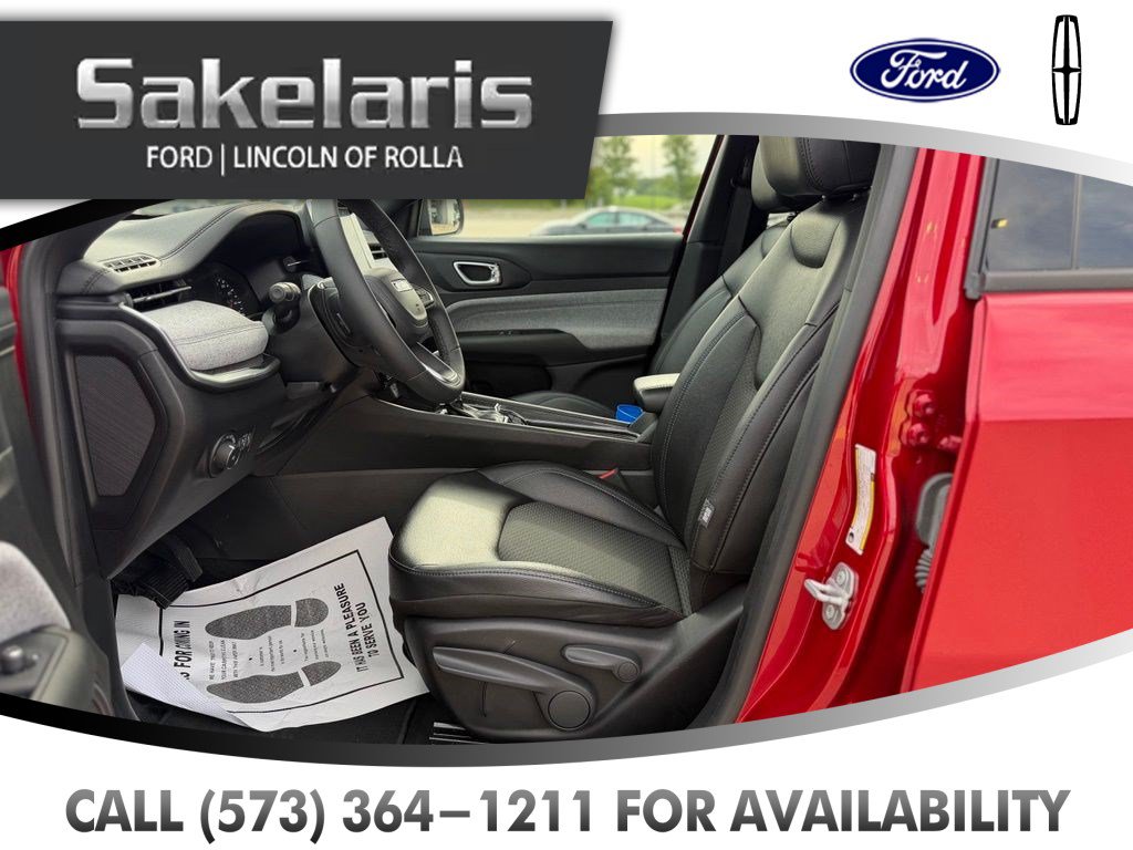 Used 2025 Jeep Compass Latitude AWD/4WD image 12