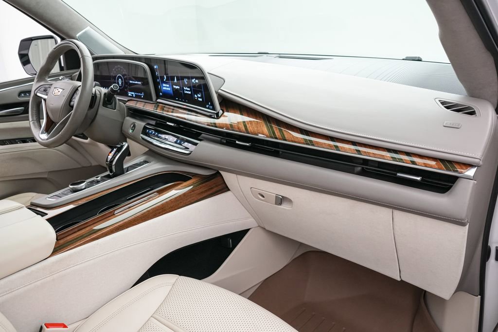 Used 2023 Cadillac Escalade Sport Platinum AWD/4WD image 31