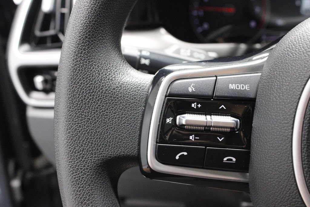 Used 2022 Kia Sorento LX FWD image 26