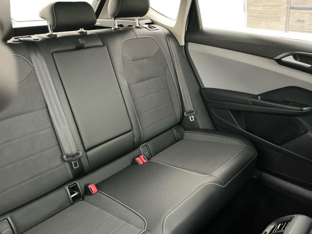 Used 2022 Volkswagen Taos SE image 18