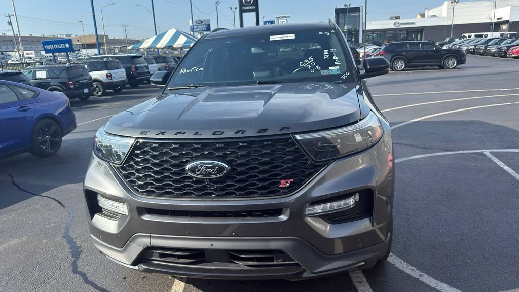 Certified 2020 Ford Explorer ST w/ Premium Technology Package AWD/4WD image 3