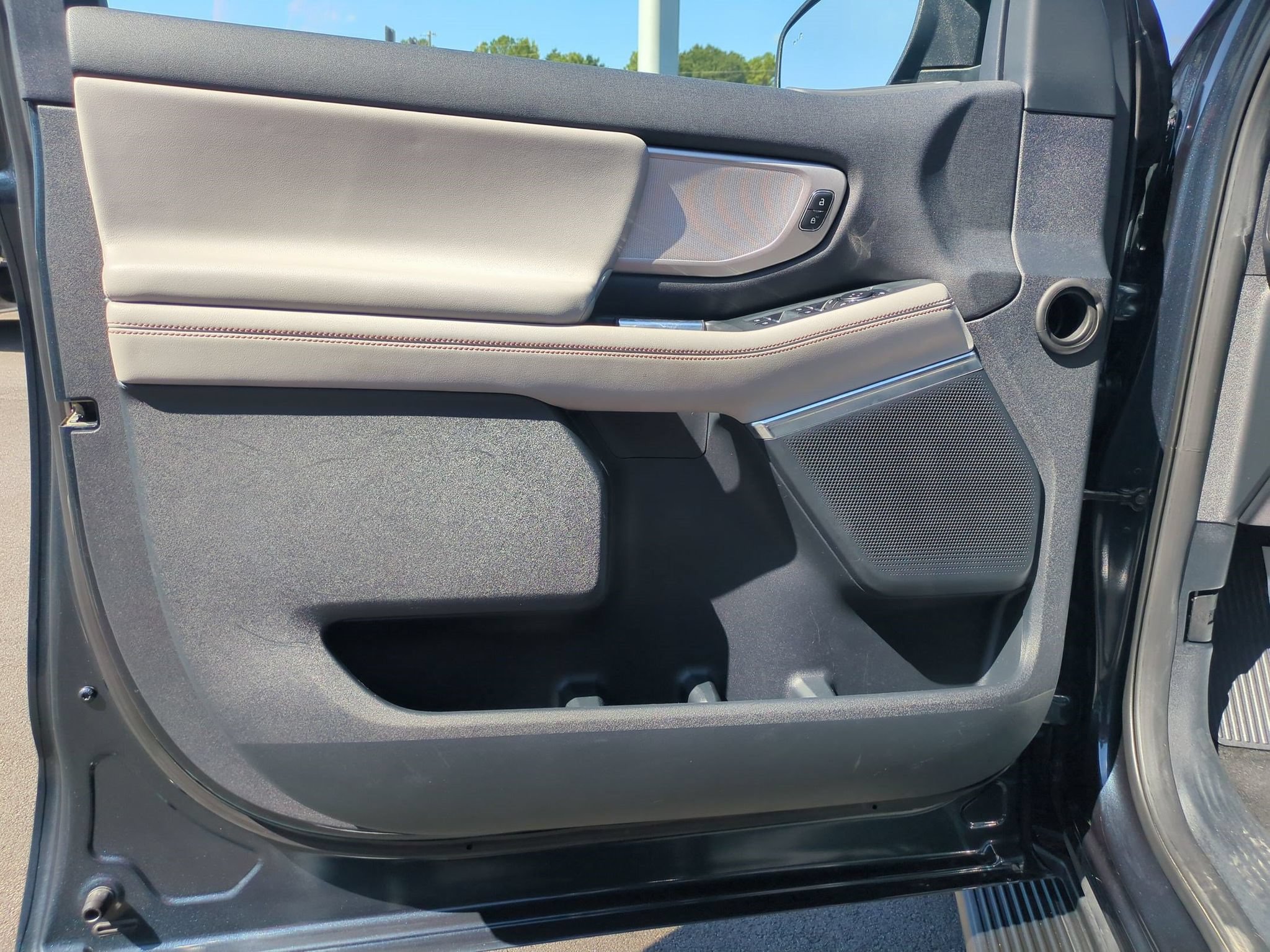 Certified 2025 Ford Expedition Max Active RWD image 11