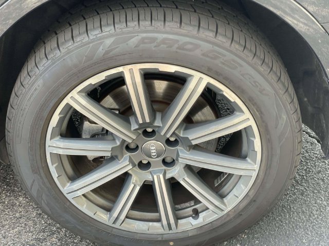 Used 2017 Audi Q7 3.0T Prestige AWD/4WD image 11