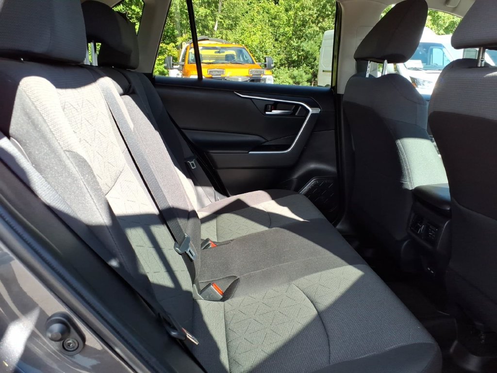 Used 2023 Toyota RAV4 XLE AWD/4WD image 11