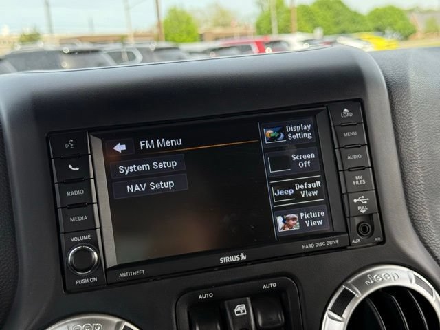 Used 2018 Jeep Wrangler Unlimited Sahara AWD/4WD image 19