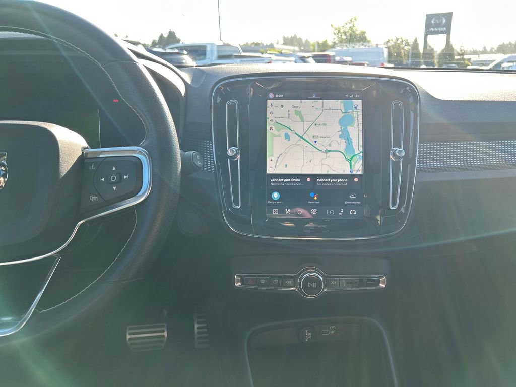 Used 2021 Volvo XC40 P8 Recharge w/ Advanced Package AWD/4WD image 24