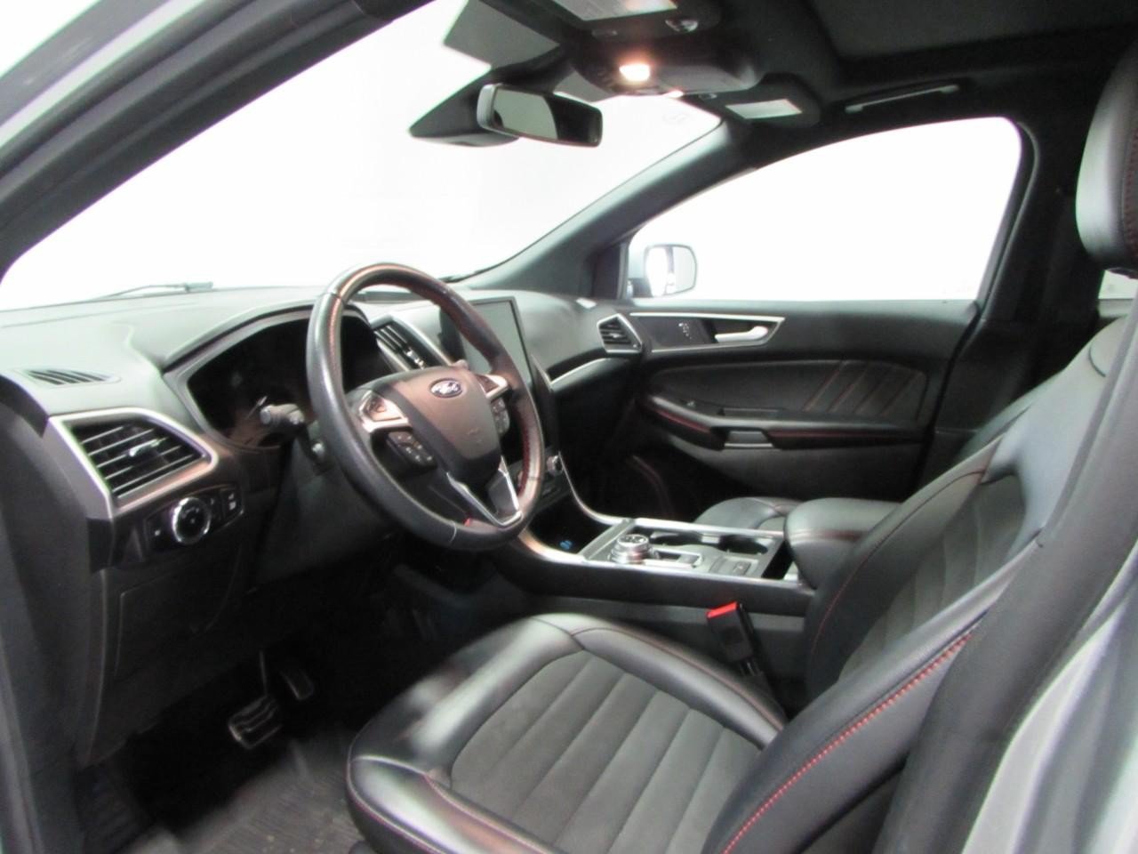 Certified 2024 Ford Edge ST-Line AWD/4WD image 13