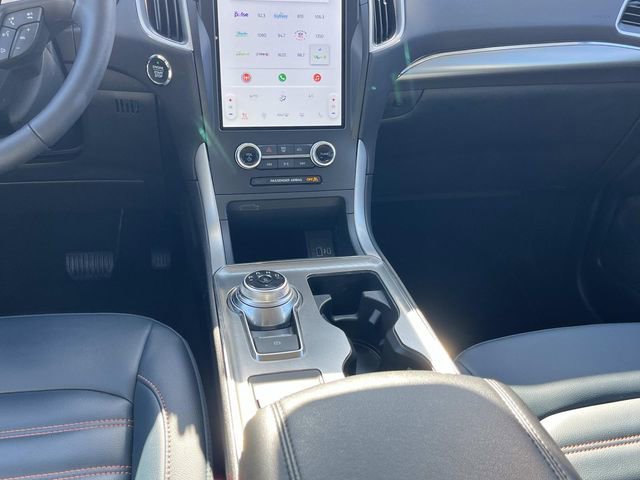 Certified 2024 Ford Edge SEL w/ Sport Appearance Package image 17
