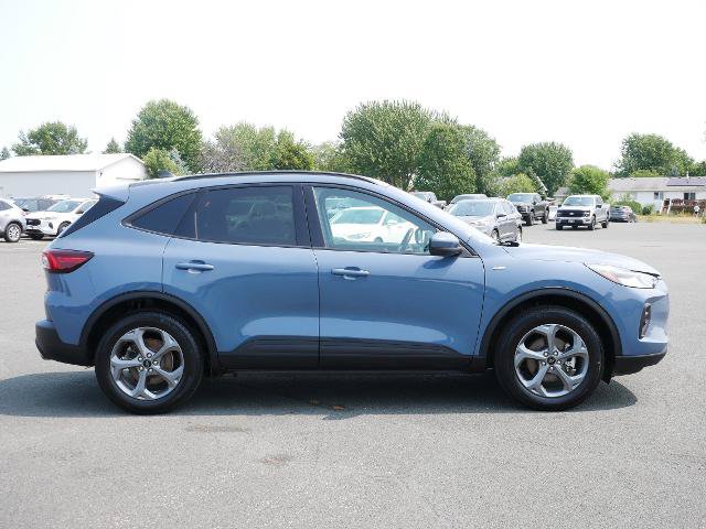 Certified 2025 Ford Escape ST-Line Select AWD/4WD image 6