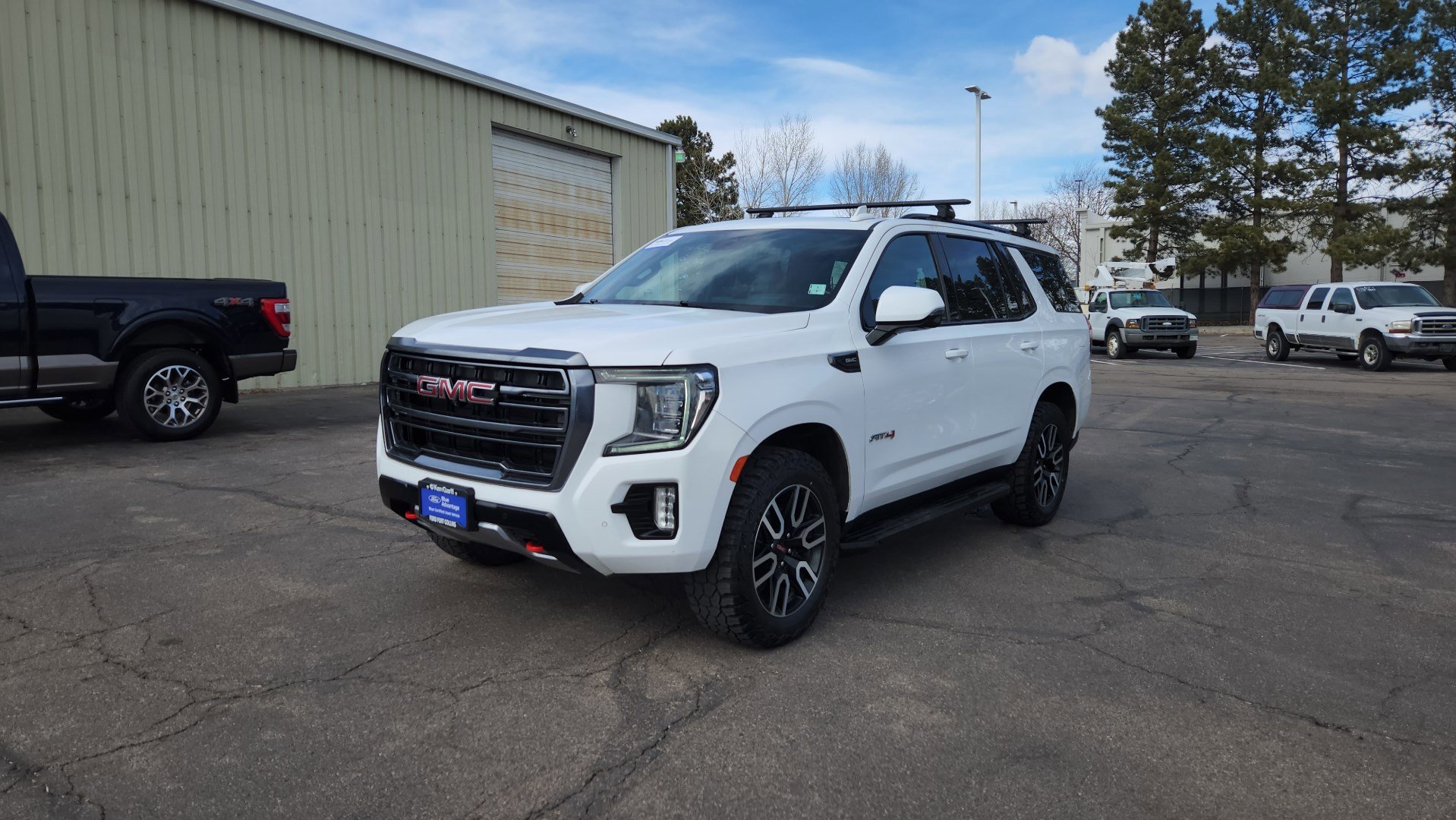 Used 2023 GMC Yukon AT4 w/ Technology Package image 3