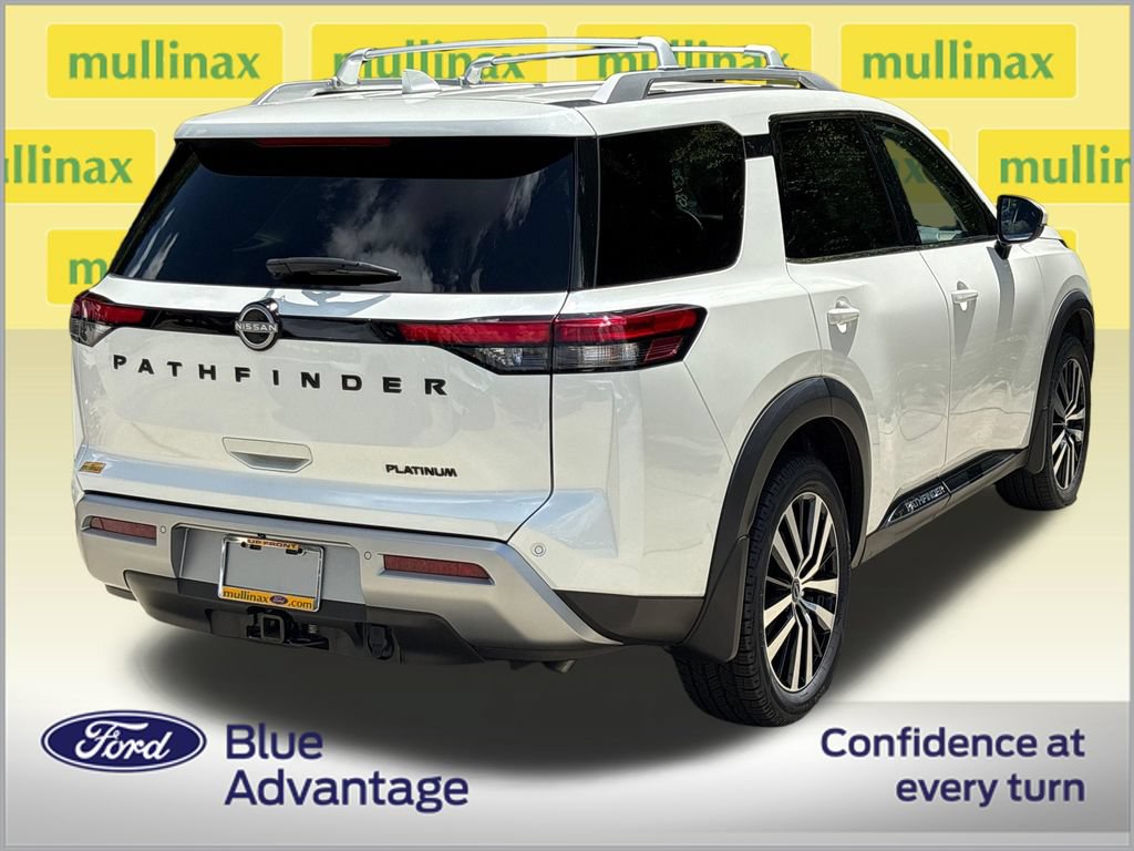 Used 2024 Nissan Pathfinder Platinum w/ Black Appearance Package FWD image 4