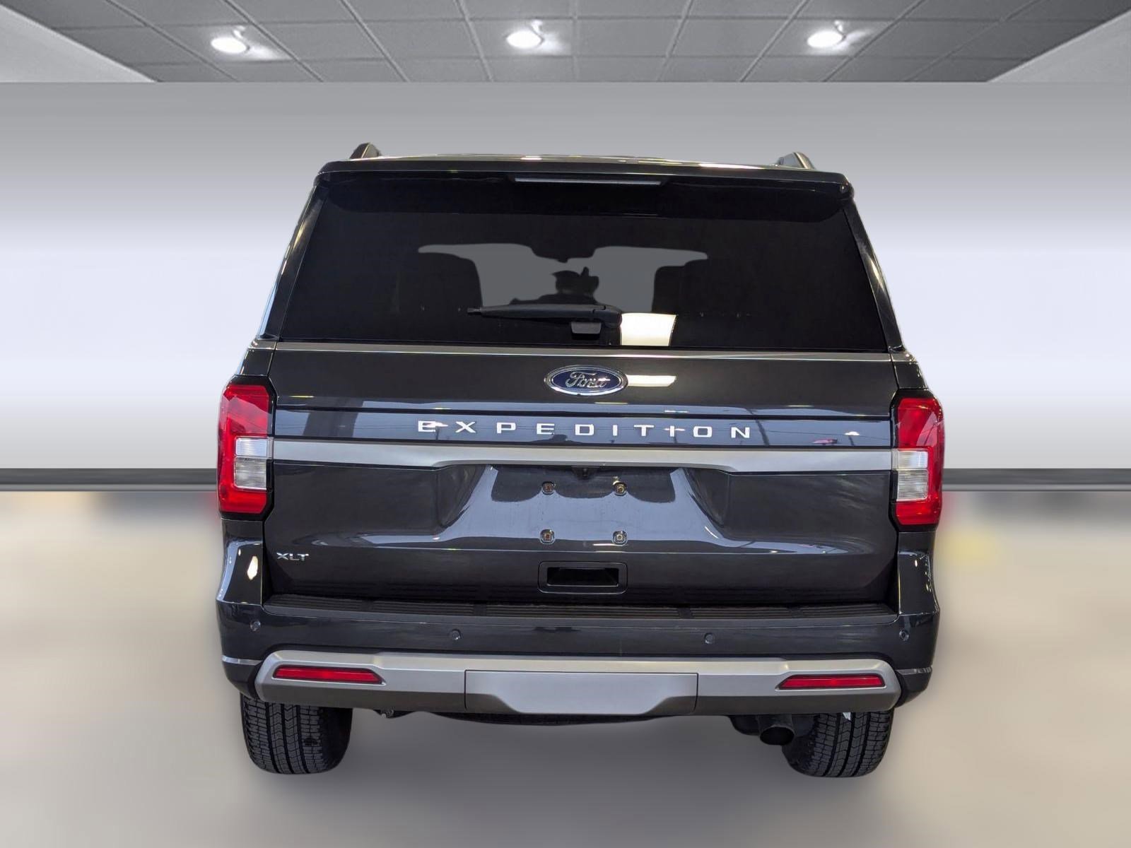 Certified 2023 Ford Expedition XLT image 4