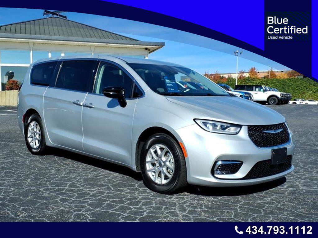 Used 2024 Chrysler Pacifica Touring-L