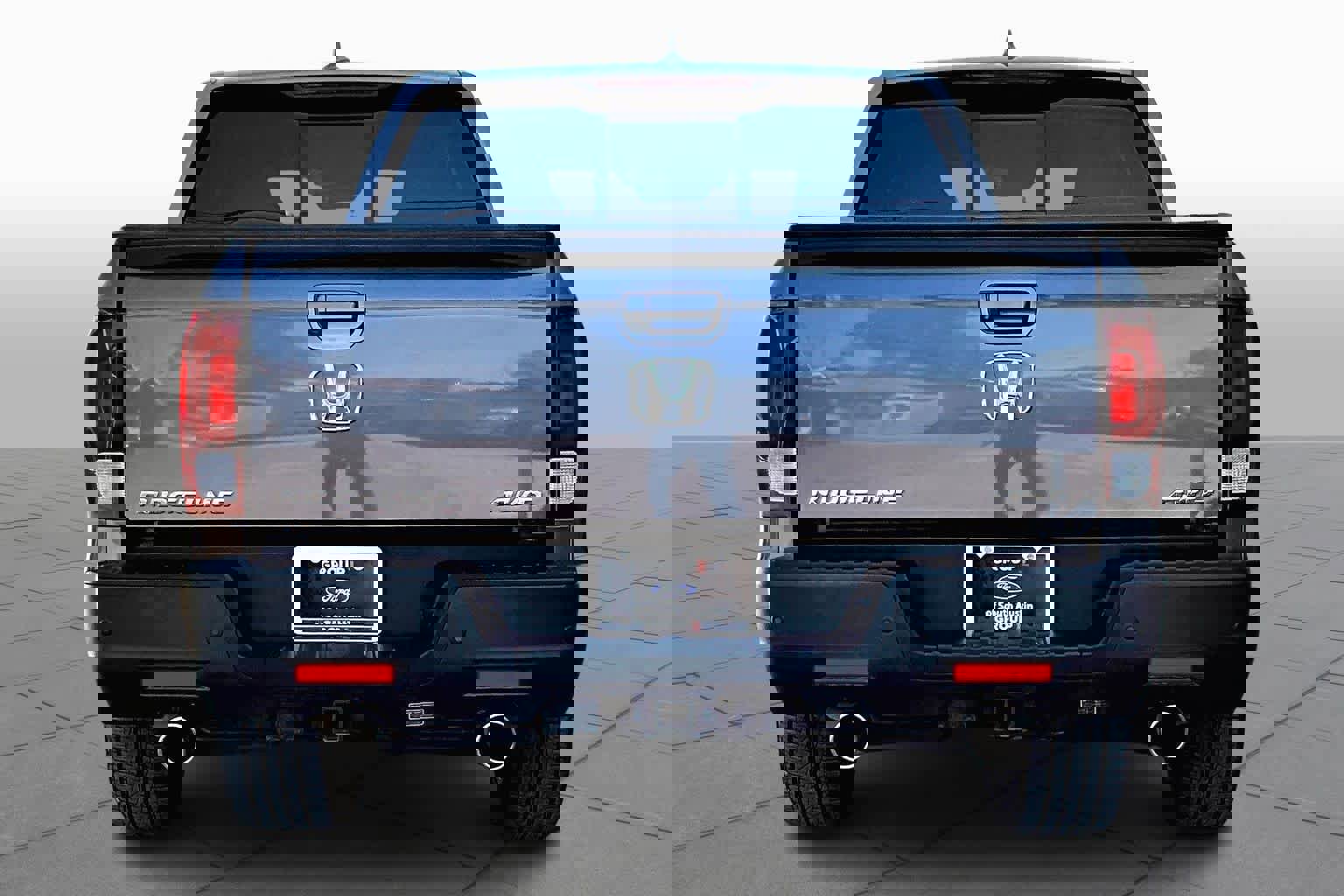 Used 2023 Honda Ridgeline RTL-E image 2