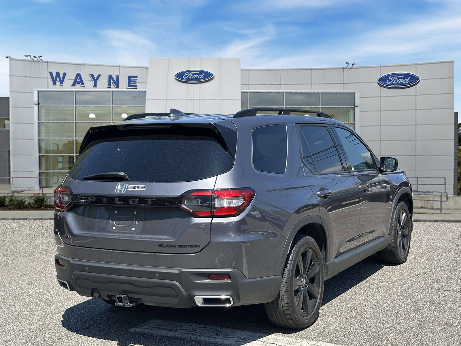 Used 2025 Honda Pilot Black Edition image 5