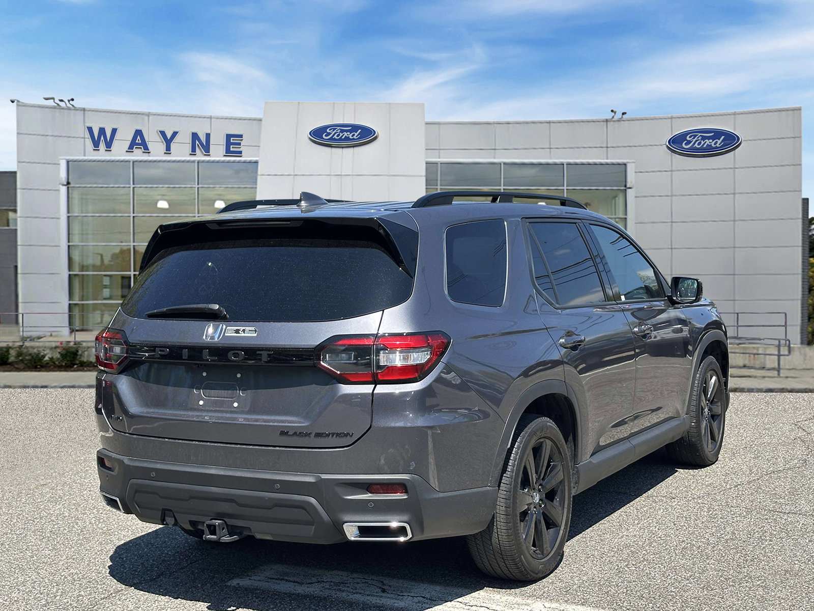 Used 2025 Honda Pilot Black Edition image 5