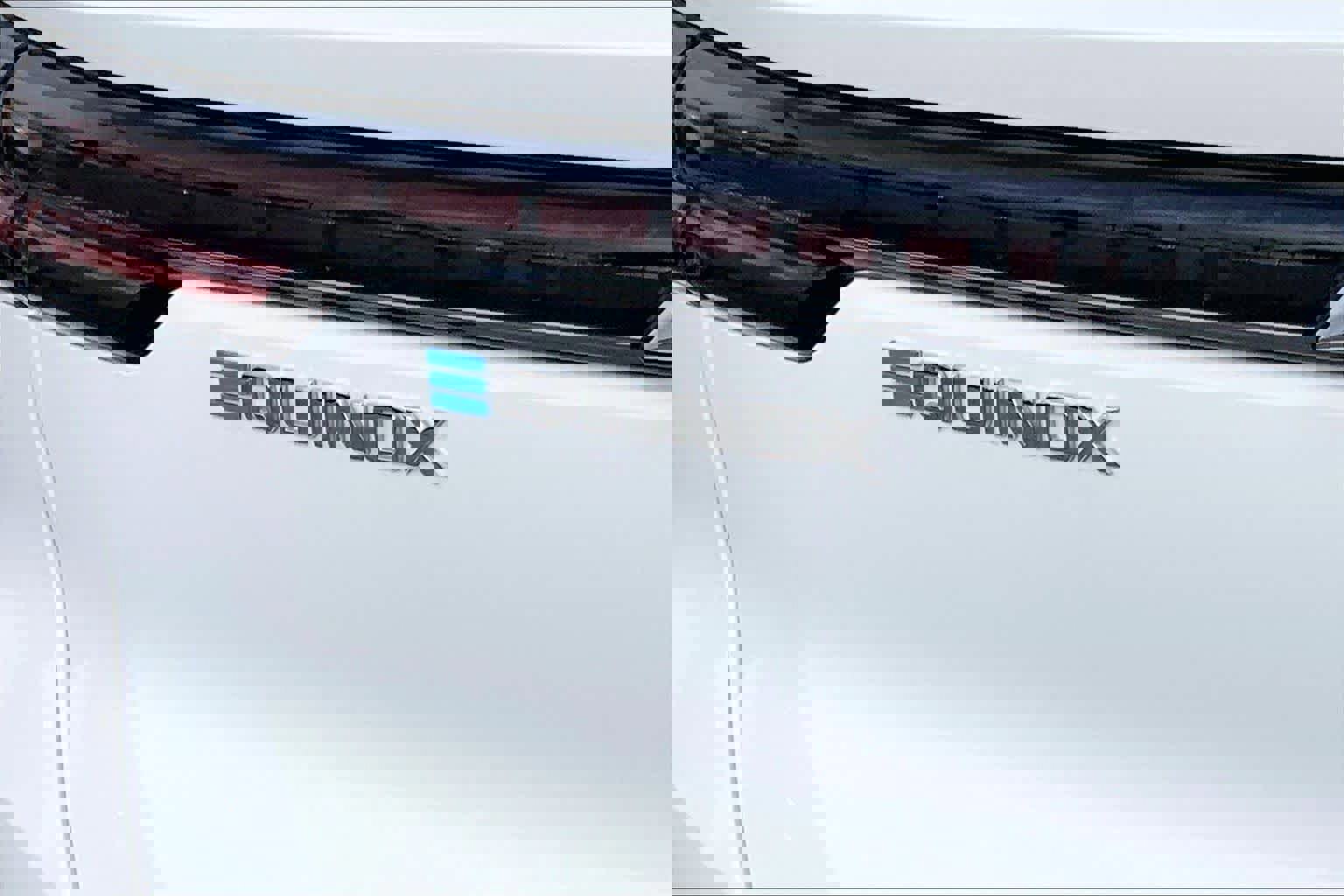 Used 2025 Chevrolet Equinox EV LT image 11