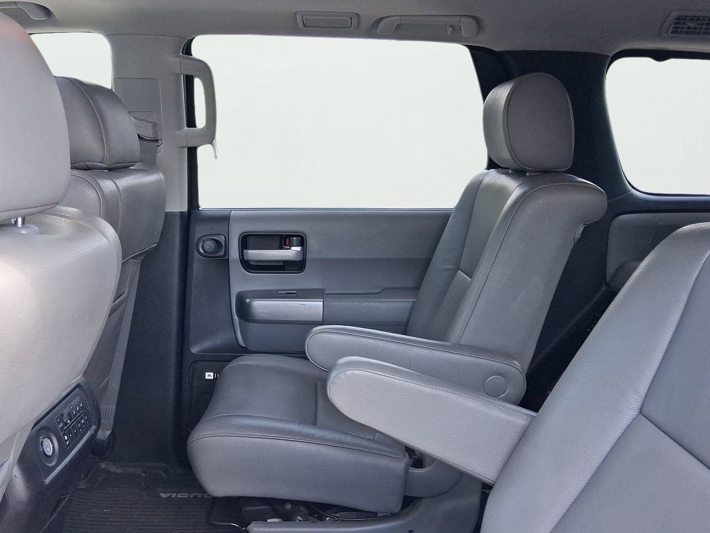 Used 2019 Toyota Sequoia Limited w/ Safety & Convenience Package AWD/4WD image 24