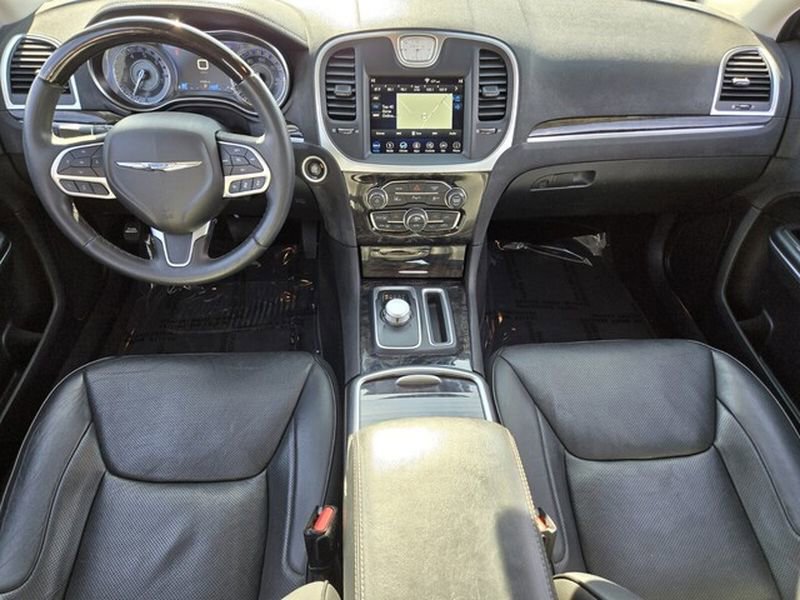 Used 2018 Chrysler 300 Limited w/ Safetytec Plus Group image 14