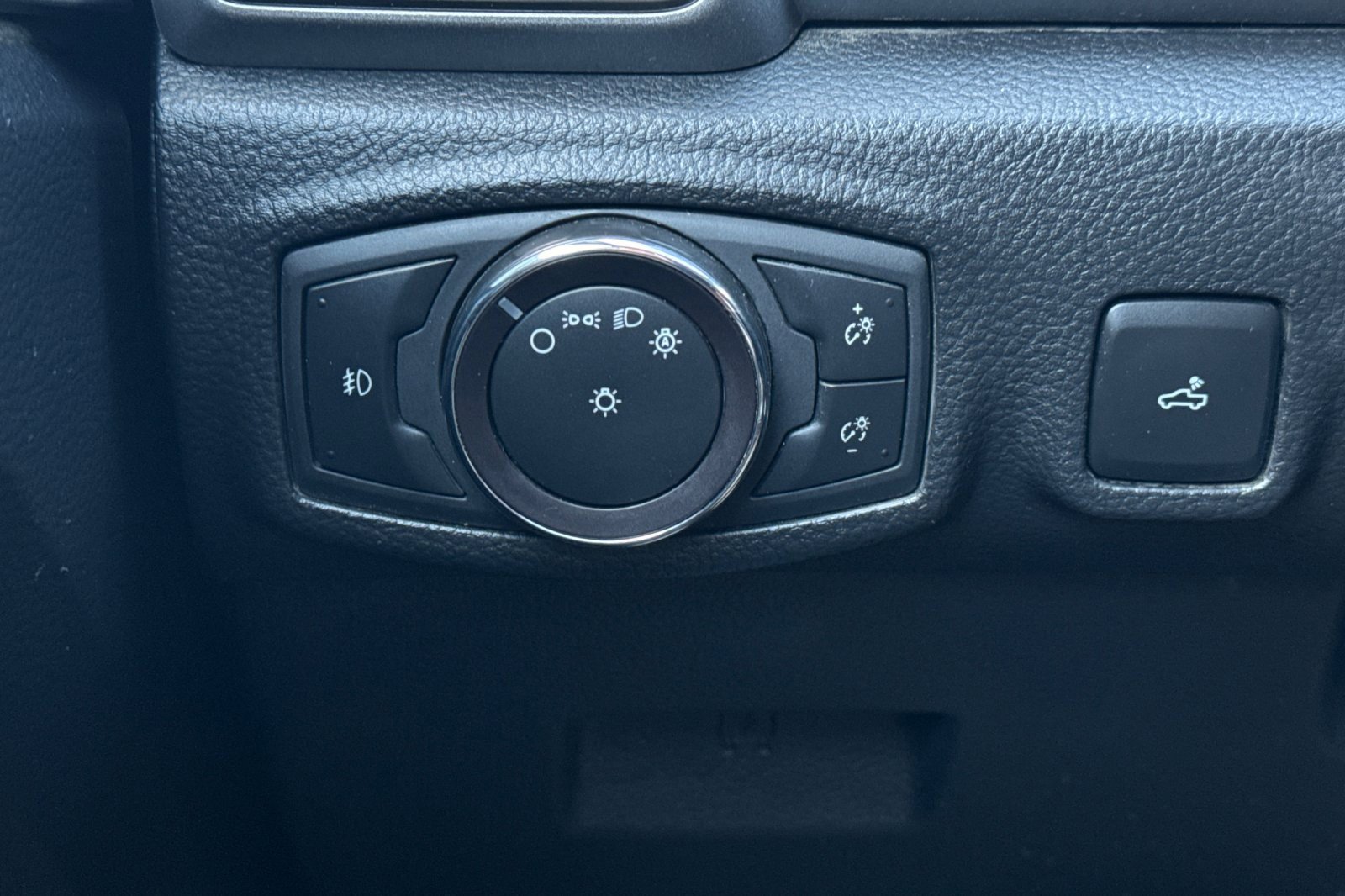 Certified 2019 Ford Ranger XLT w/ Equipment Group 302A Luxury image 27