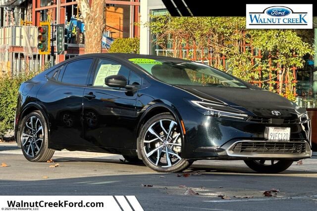 Used 2025 Toyota Prius XSE 5D Hatchback image 1