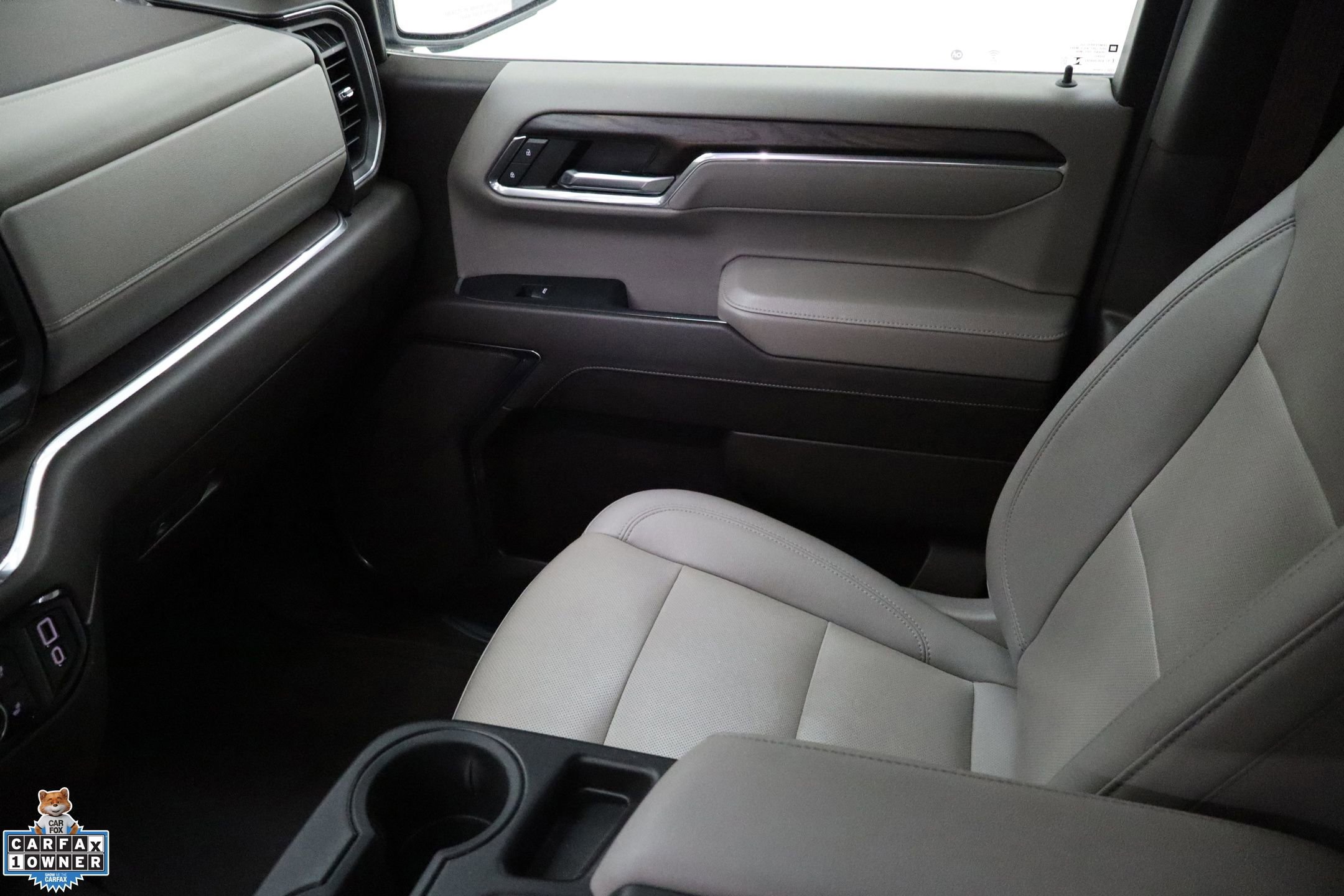 Used 2024 GMC Sierra 1500 SLT image 28