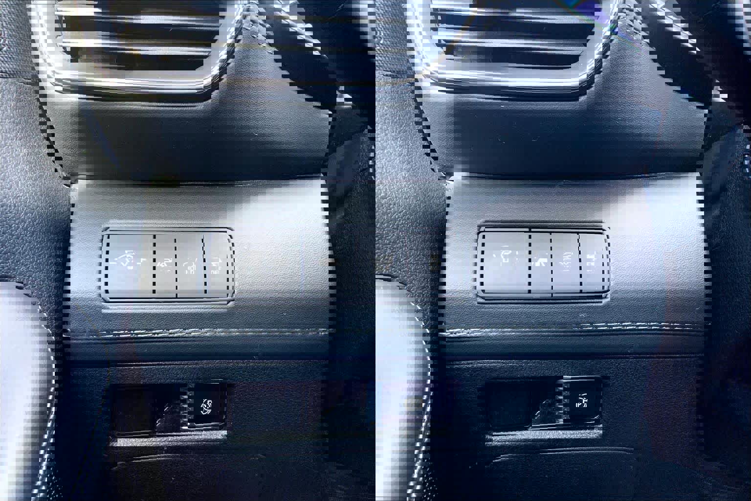 Used 2023 Hyundai Santa Fe Limited image 35