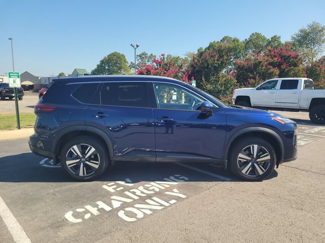 Used 2025 Nissan Rogue SL w/ Tech Package AWD/4WD image 4