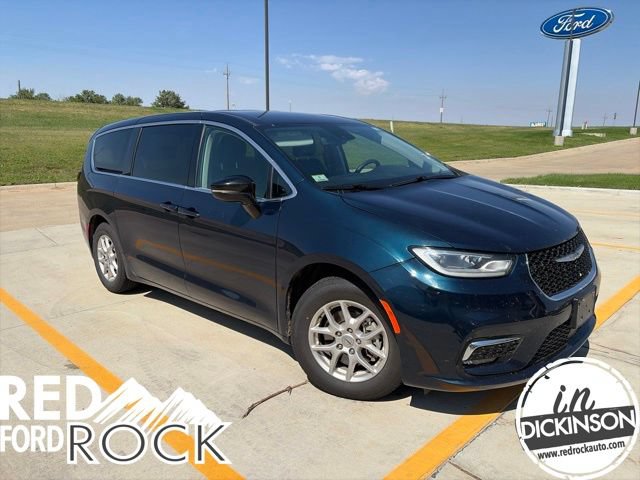 Used 2024 Chrysler Pacifica Touring-L