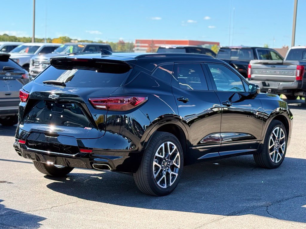 Used 2025 Chevrolet Blazer RS FWD image 30