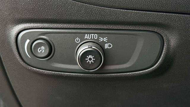 Used 2023 Chevrolet Equinox LS w/ LS Convenience Package AWD/4WD image 12