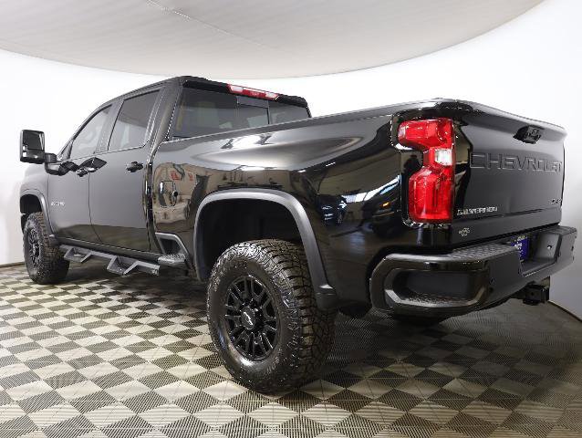 Used 2024 Chevrolet Silverado 2500 ZR2 w/ Technology Package image 2