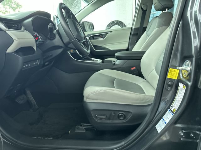 Used 2020 Toyota RAV4 XLE Premium AWD/4WD image 13