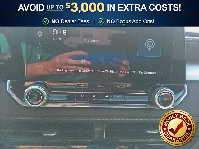 Used 2024 Chevrolet Colorado LT RWD image 26