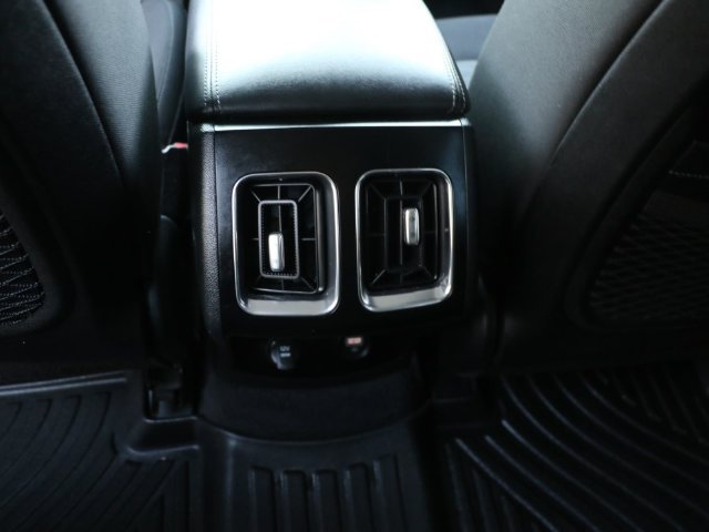 Used 2021 Kia Sorento LX FWD image 16