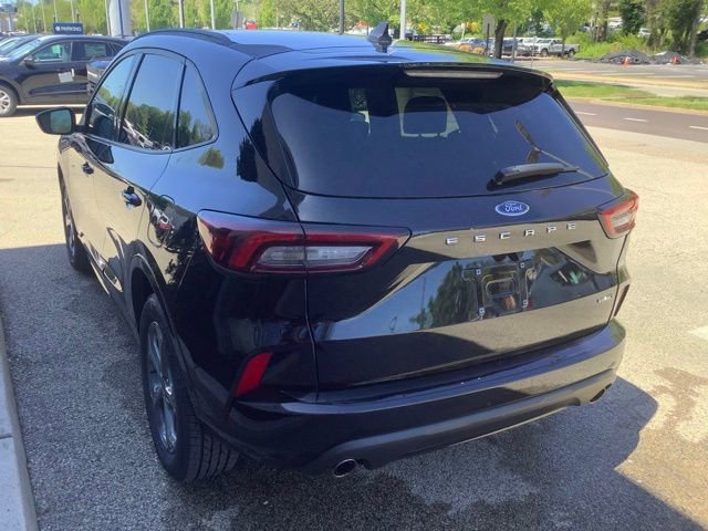 Certified 2024 Ford Escape ST-Line AWD/4WD image 2
