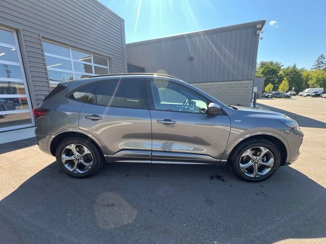 Certified 2024 Ford Escape ST-Line w/ Tech Pack #1 AWD/4WD image 4