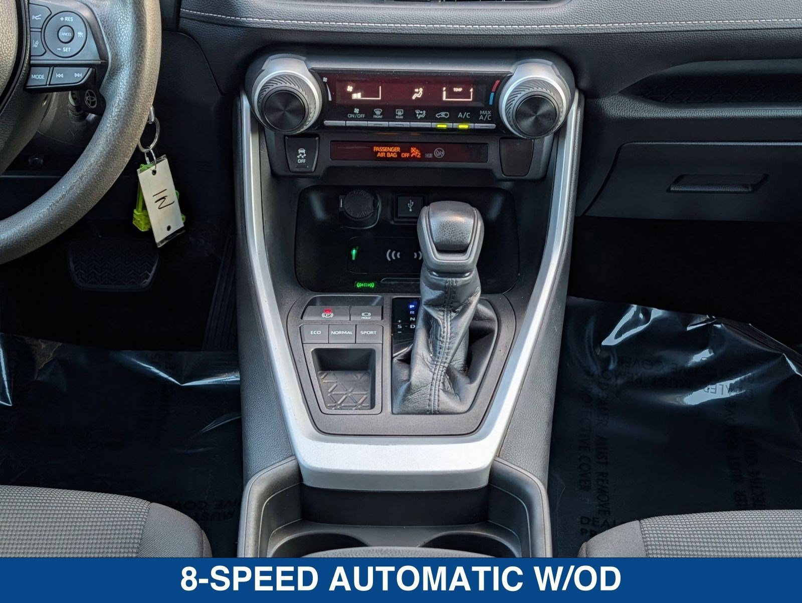 Used 2021 Toyota RAV4 LE image 18