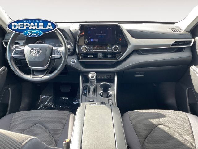 Used 2024 Toyota Highlander LE AWD/4WD image 13
